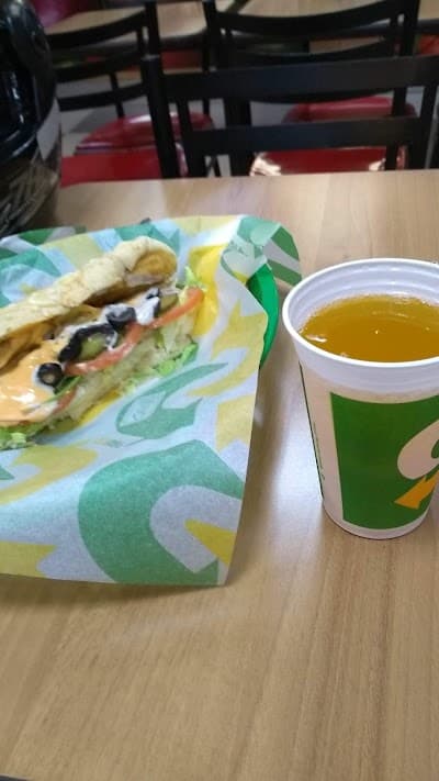 Subway - São José dos Pinhais - Foto 7